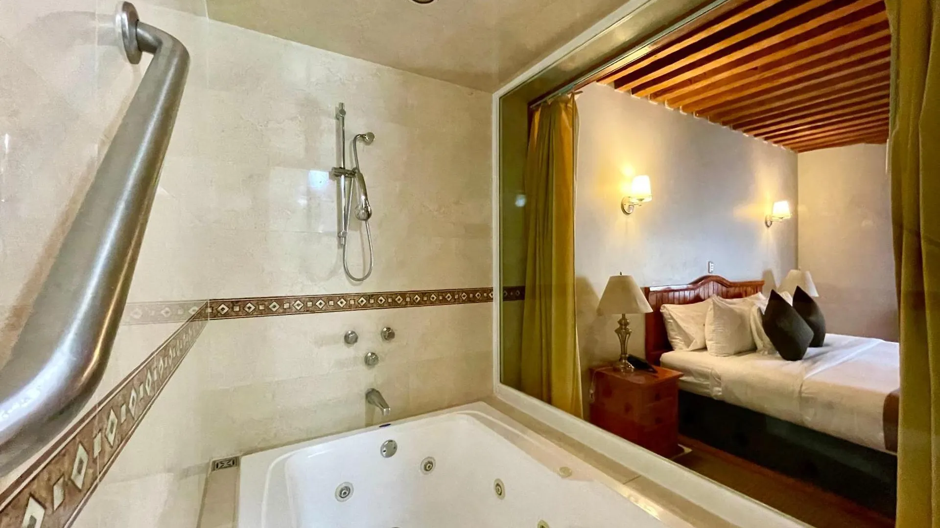 Hotel Puebla Plaza Mexico