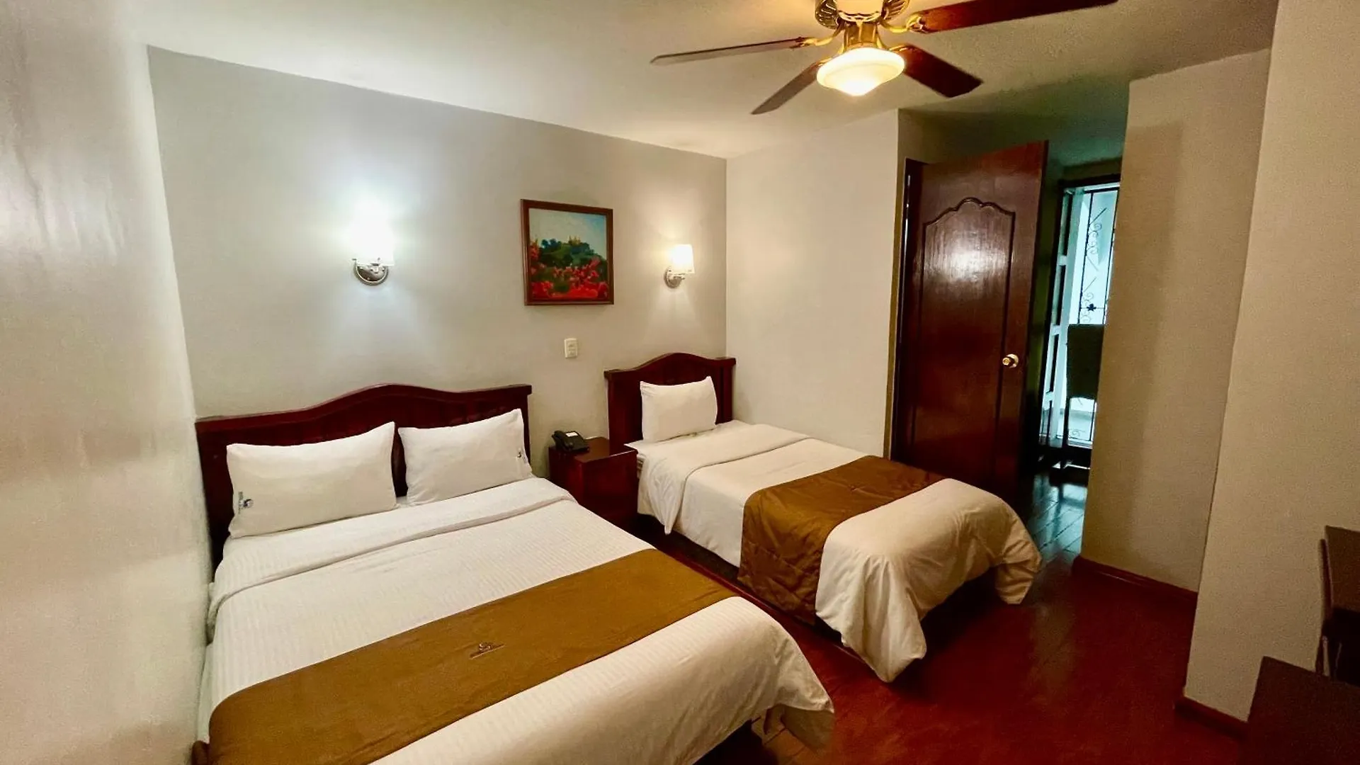 ***  Hotel Puebla Plaza Mexico