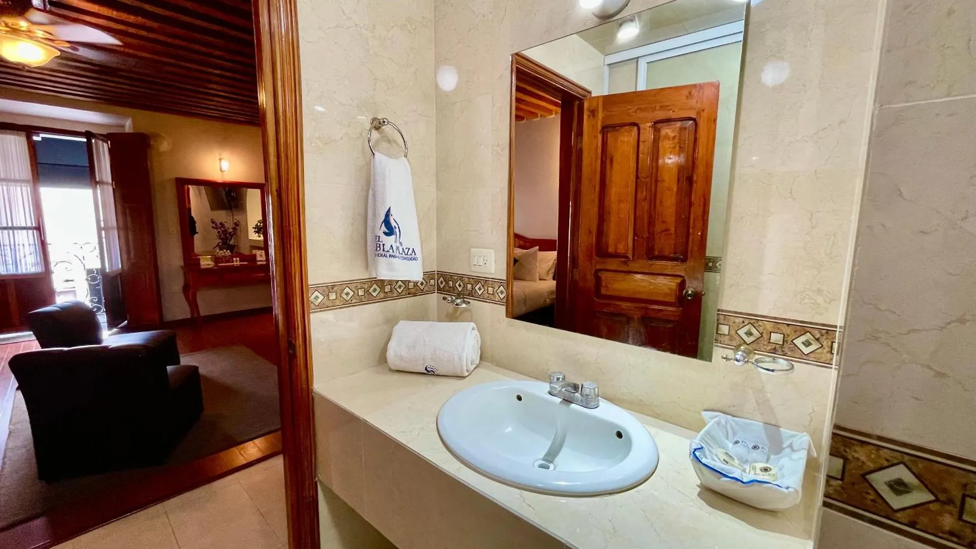 Hotel Puebla Plaza 3*,