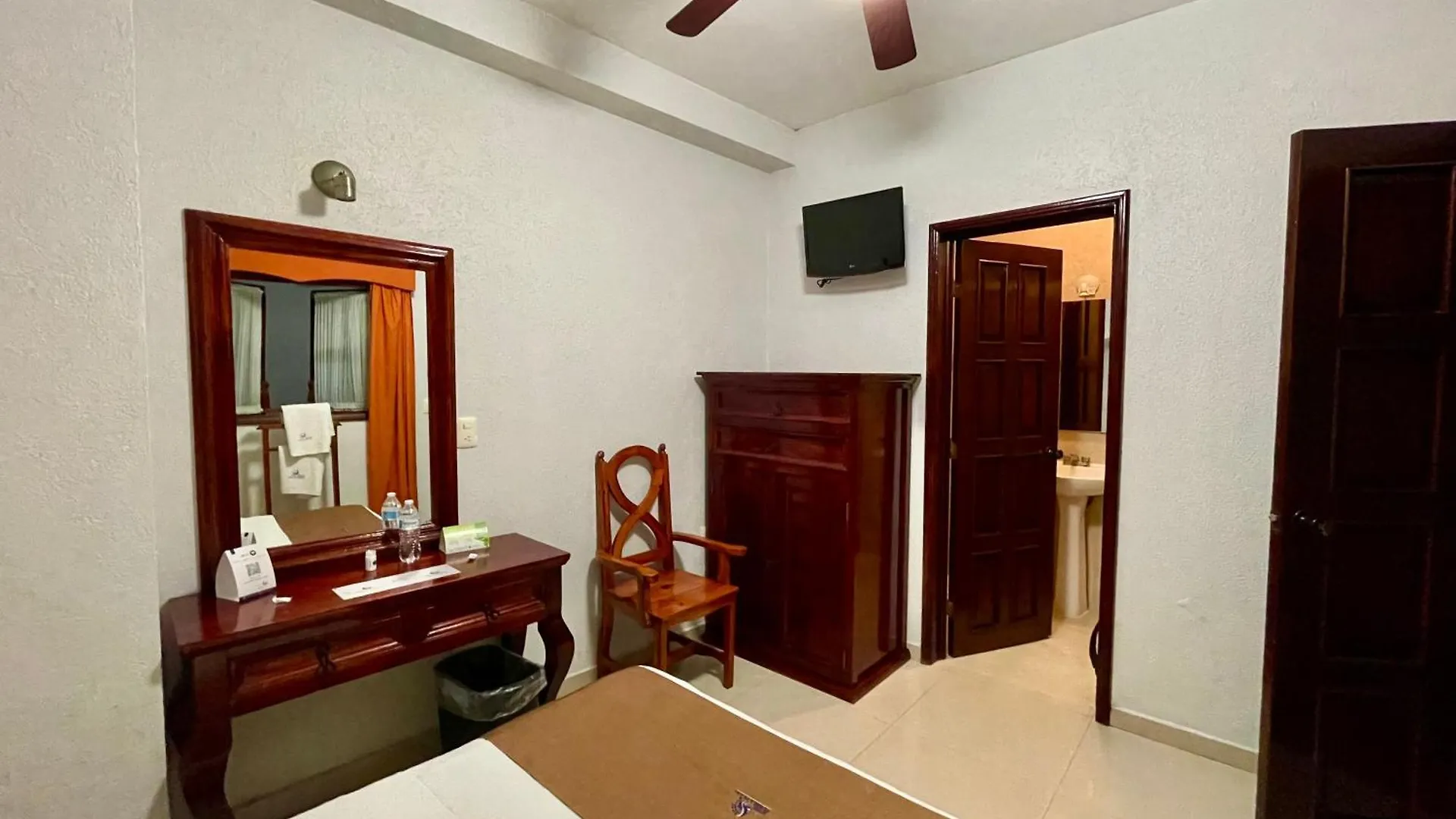Hotel Puebla Plaza 3*,